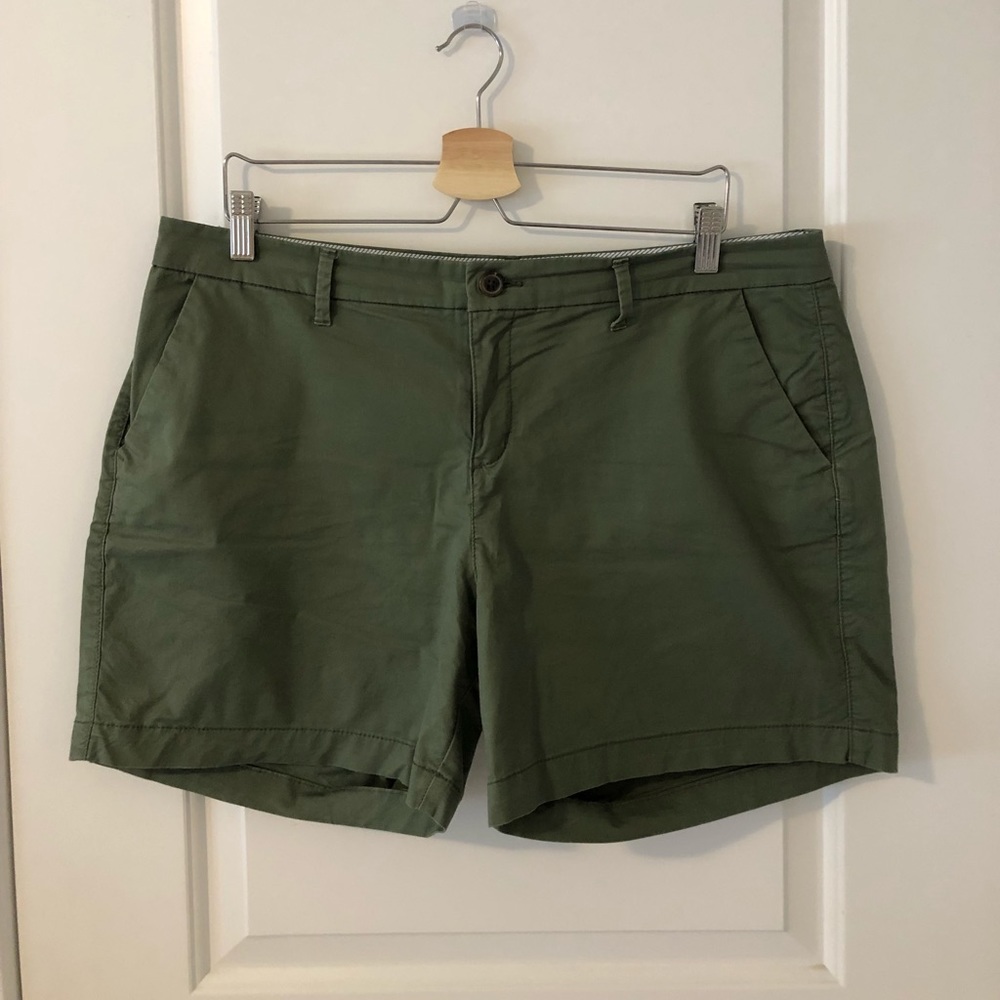 Old Navy 5” Chino Shorts
